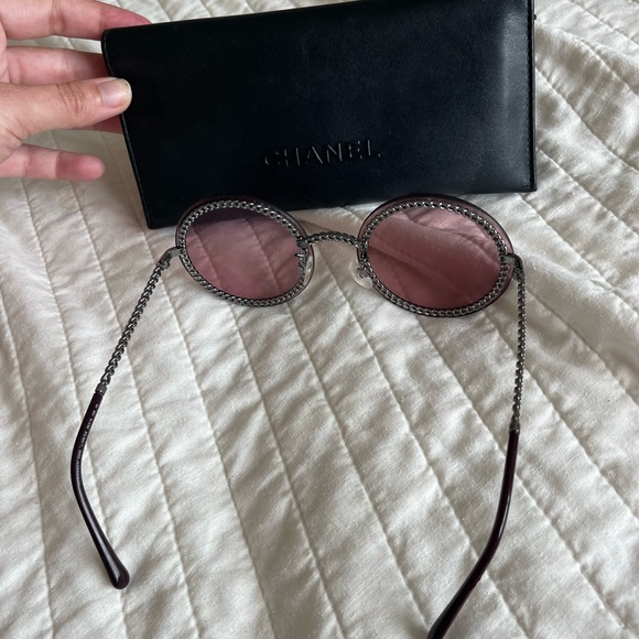 Chanel Silver Tone/Pink 4245 Chain Detail Round Sunglasses - Picture 8 of 14